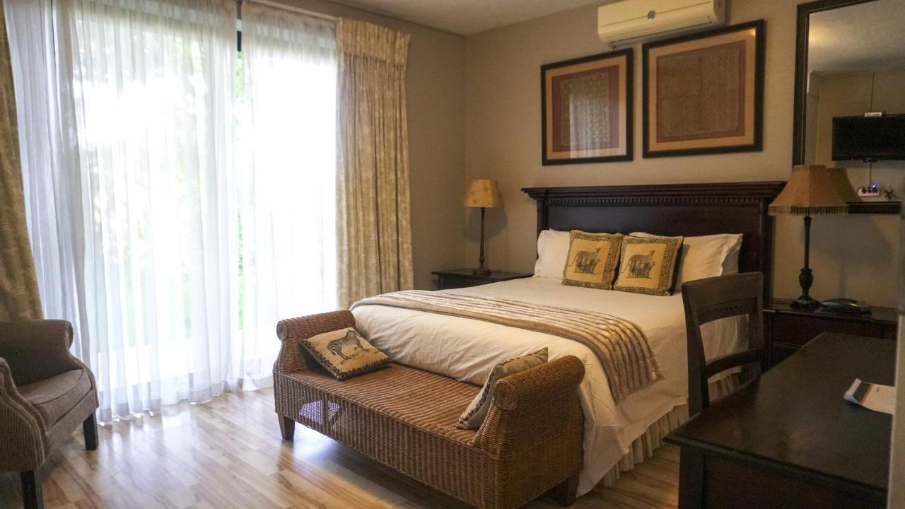 Fatmols Guest Lodge Йоханнесбург Экстерьер фото