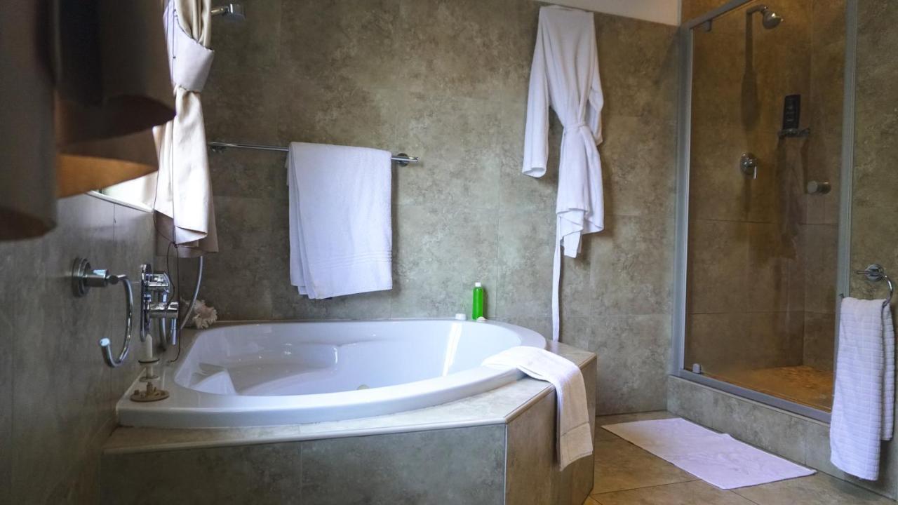 Fatmols Guest Lodge Йоханнесбург Экстерьер фото