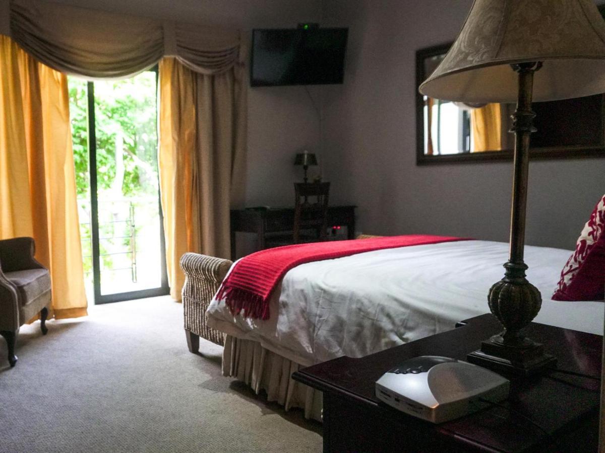 Fatmols Guest Lodge Йоханнесбург Экстерьер фото