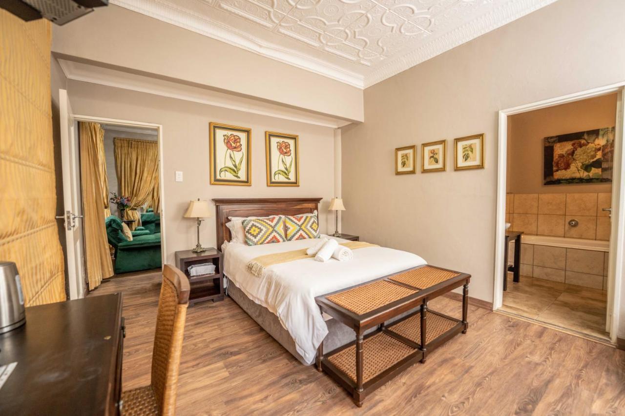 Fatmols Guest Lodge Йоханнесбург Экстерьер фото