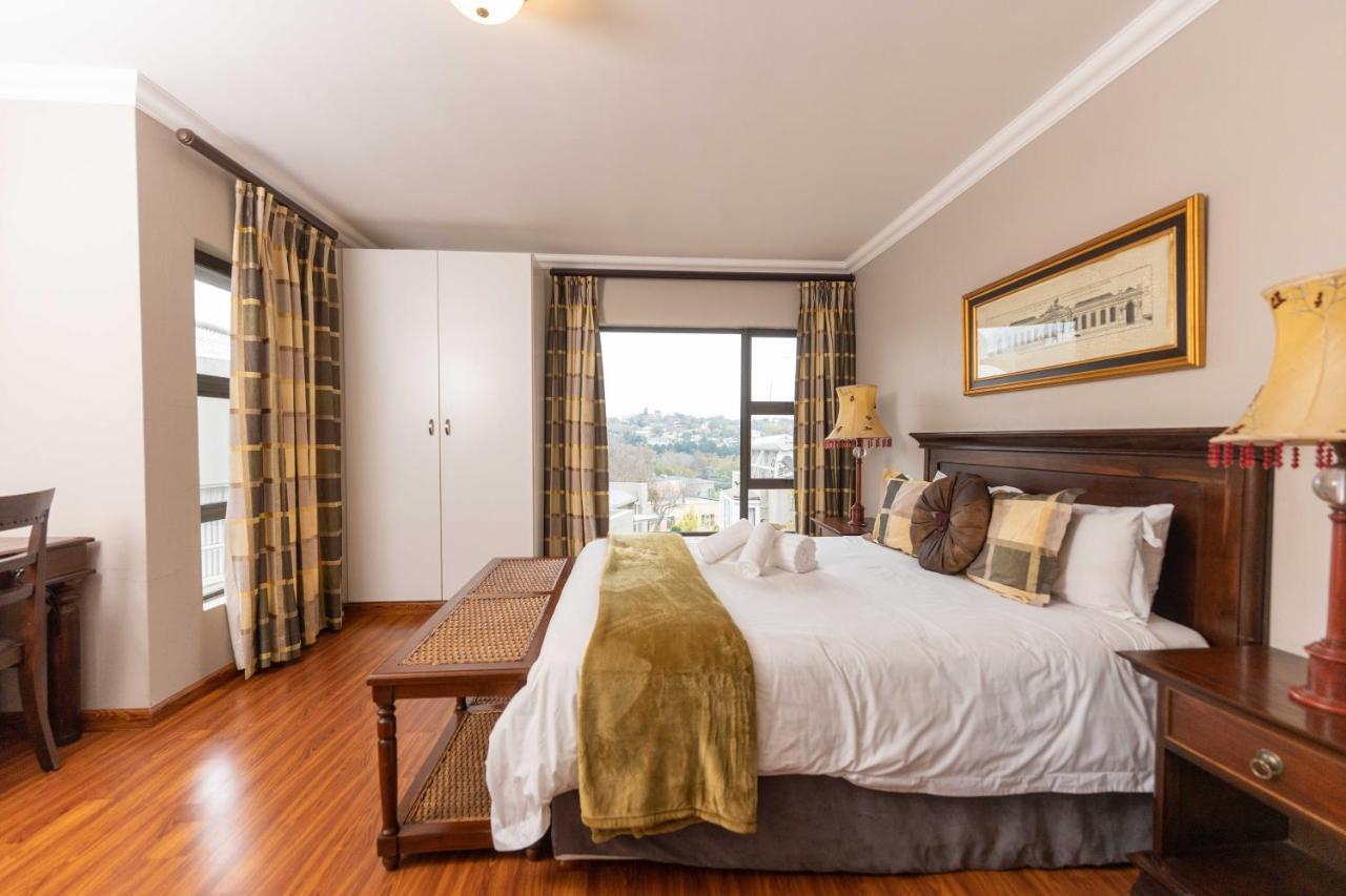 Fatmols Guest Lodge Йоханнесбург Экстерьер фото