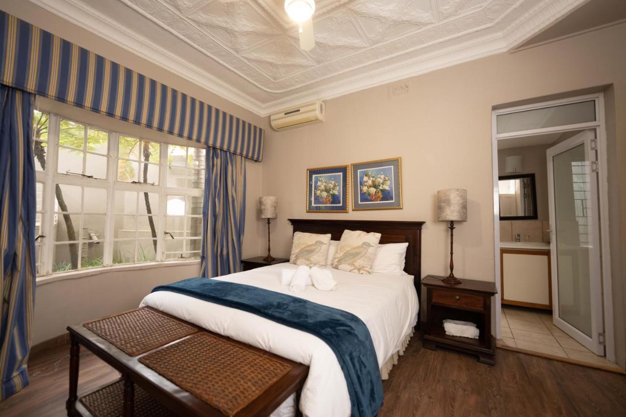 Fatmols Guest Lodge Йоханнесбург Экстерьер фото